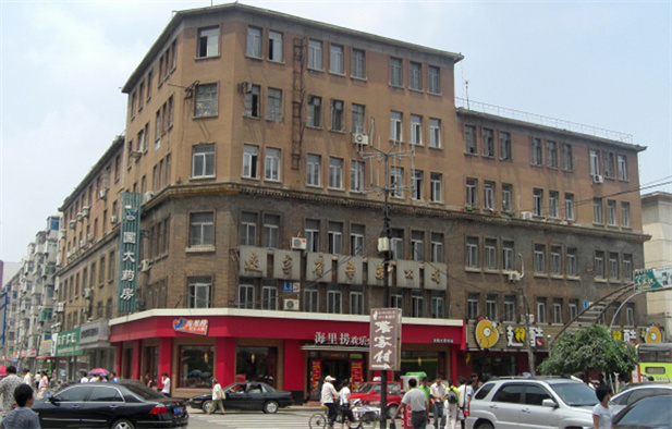 1949年，东北医药总公司办公楼（位于沈阳市太原街13 号，其中第一至第三层为30年代原建筑，第四层以上为80  年代所接盖。.jpg